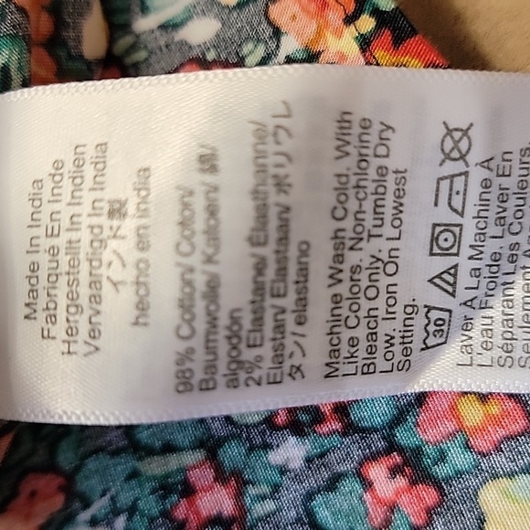 J. Crew Size S Ditzy Floral Pattern Pleated Front Long Sleeve Blouse - Picture 14 of 14